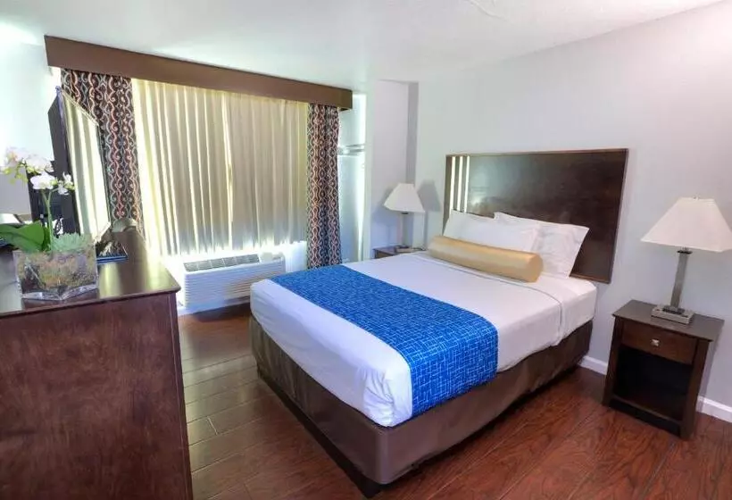 ホテル Sunrise Inn San Diego