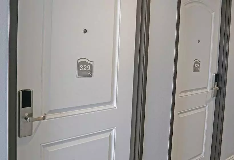 Отель Surf City Inn