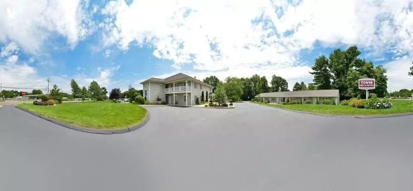 Отель Tower Inn And Suites Of Guilford / Madison