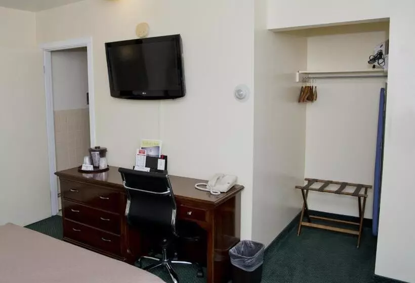 酒店 Travelers Inn