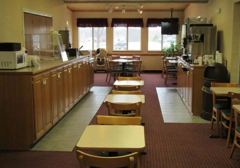 מוטל Parkfield Inn  Clinton