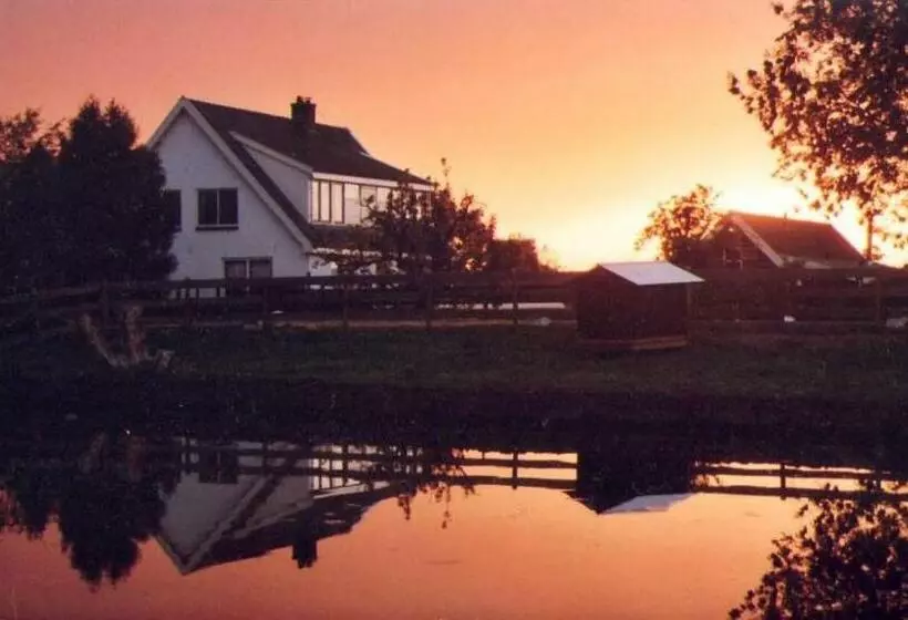 Aamiaismajoitus (B&B) The Waverly House