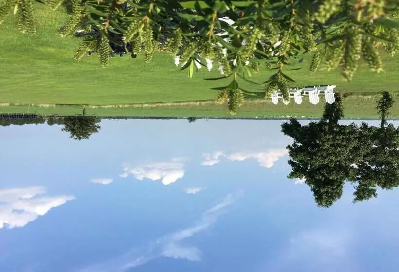 Aamiaismajoitus (B&B) The Waverly House