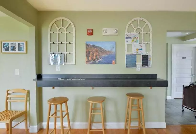 Hi   Hyannis Hostel