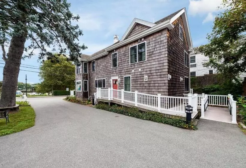 Hi   Hyannis Hostel