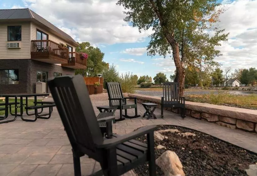 Hotelli Riviera Motor Lodge