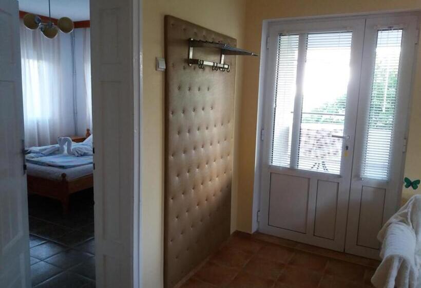 펜션 Guest Rooms Grudovi