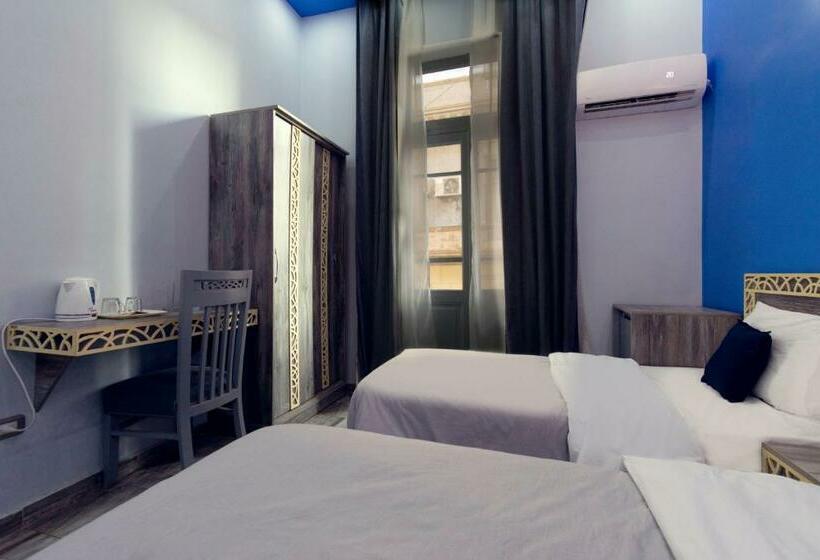 Australian Deluxe Hostel