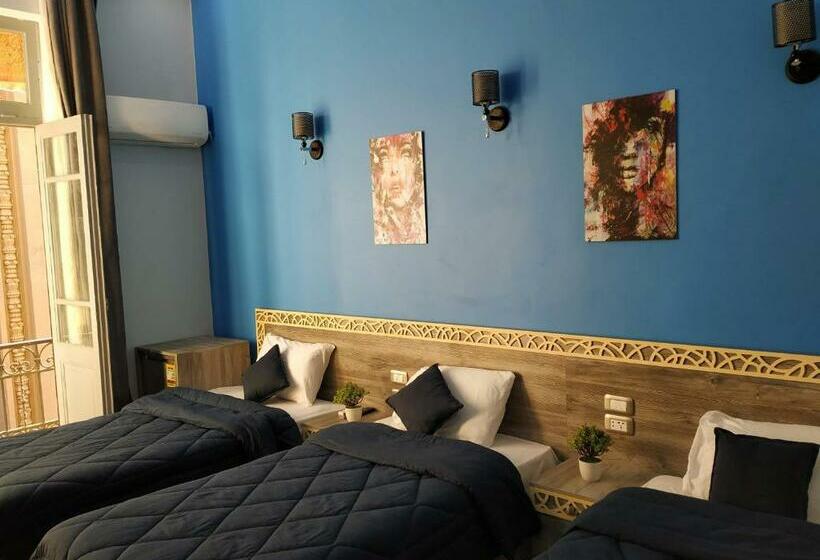 Australian Deluxe Hostel