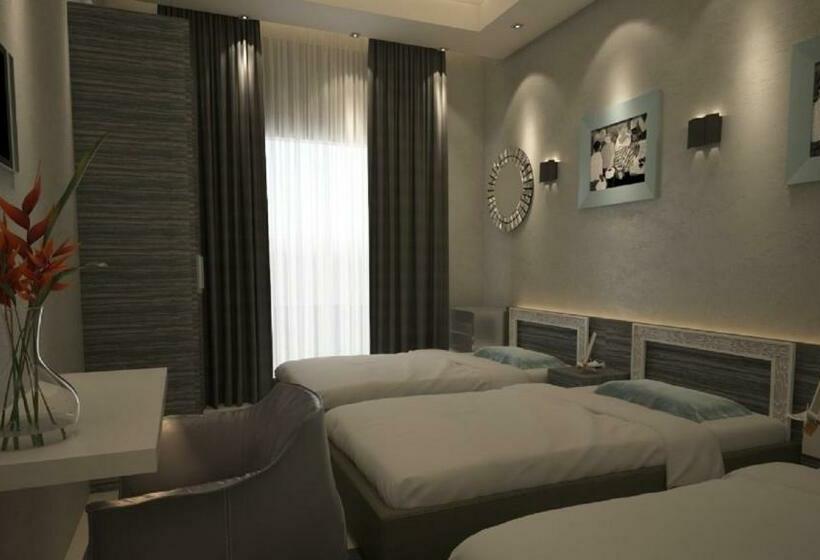 Australian Deluxe Hostel