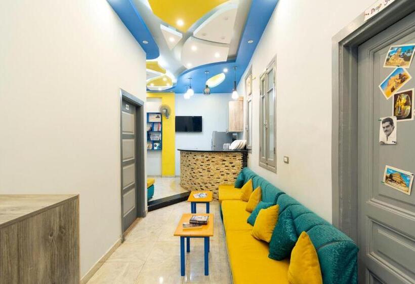 Australian Deluxe Hostel