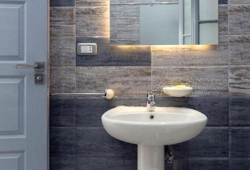 Australian Deluxe Hostel