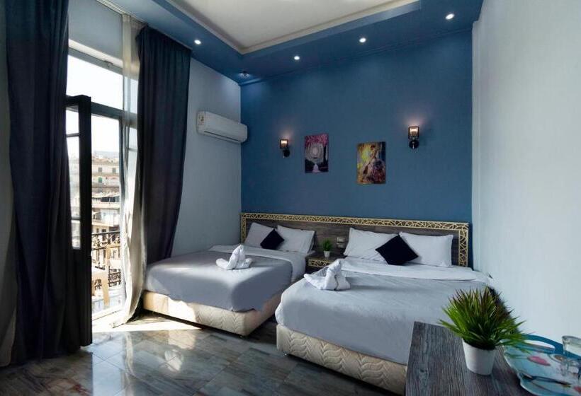 Australian Deluxe Hostel