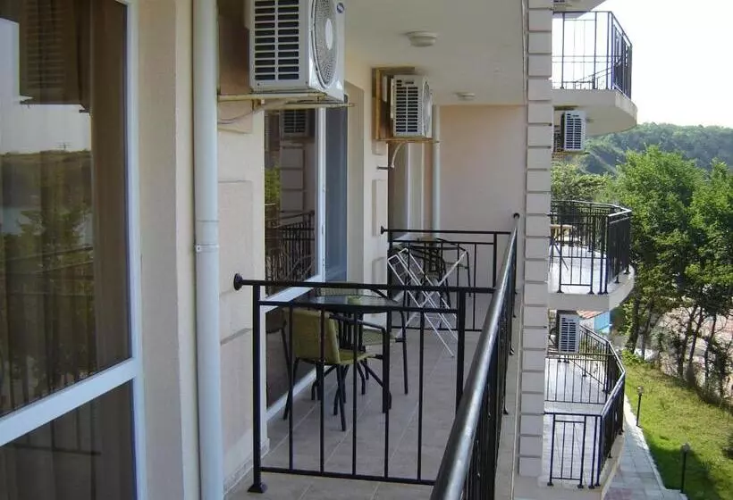 ペンション Villa Lazuren Bryag