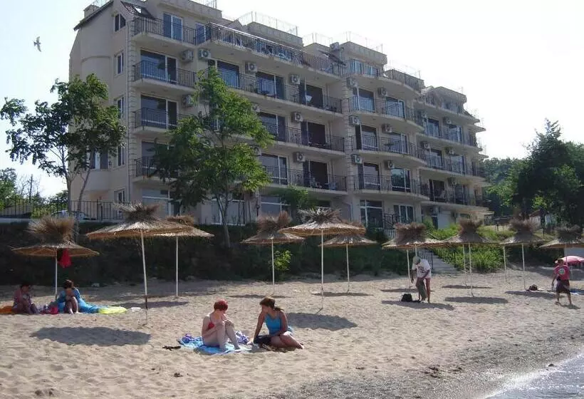 ペンション Villa Lazuren Bryag