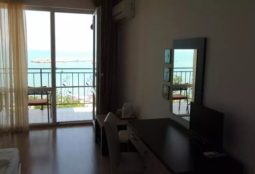 ペンション Villa Lazuren Bryag