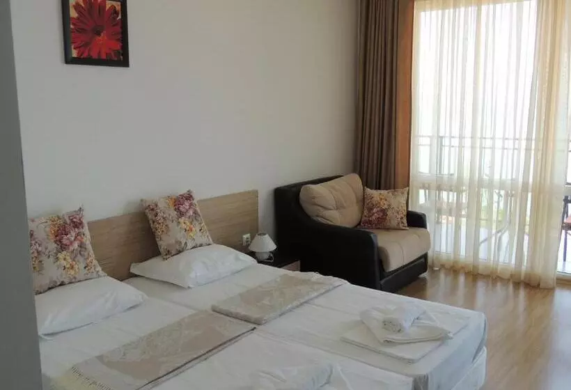 ペンション Villa Lazuren Bryag