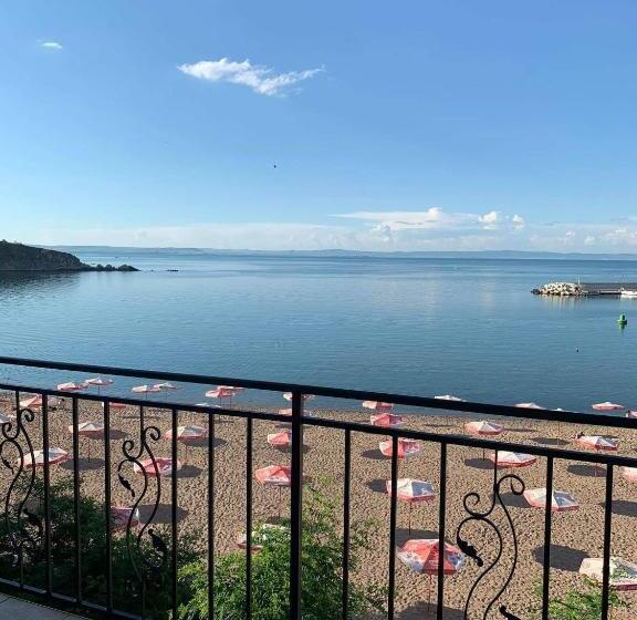 Пансион Villa Lazuren Bryag