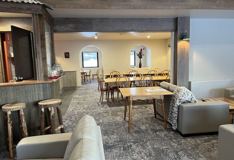 Отель Swagman Chalet