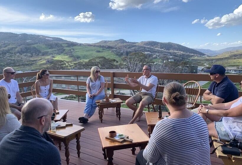 Отель Valhalla Perisher