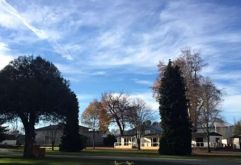 Geraldine Top 10 Holiday Park