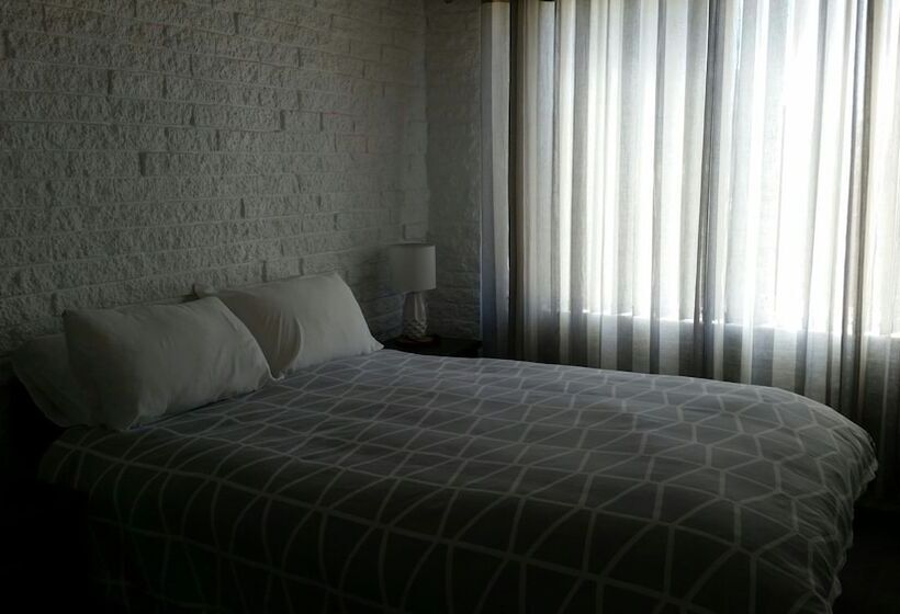 Отель Apollo Holiday Units