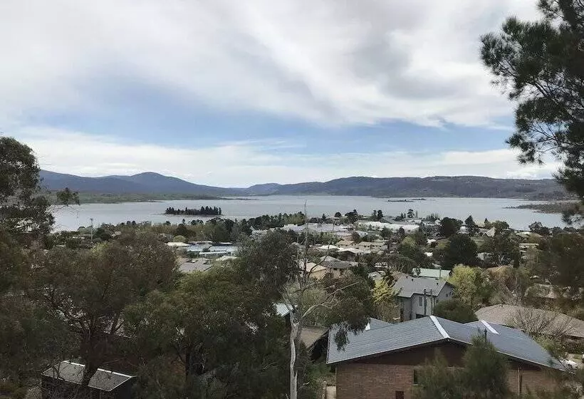 Hotelli Troldhaugen Lodge   Adults Only