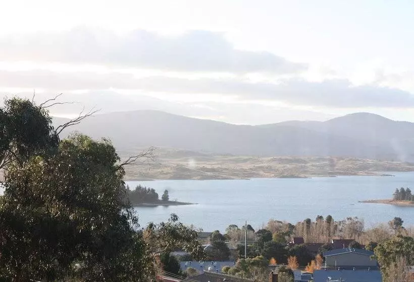 Hotelli Troldhaugen Lodge   Adults Only