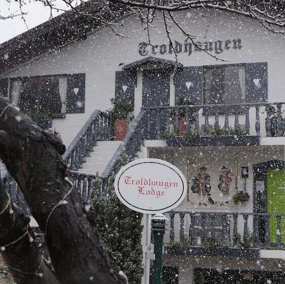 בית מלון כפרי Troldhaugen Lodge Adults Only