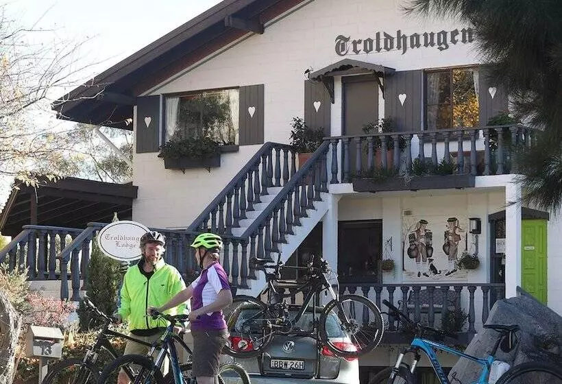 Hotelli Troldhaugen Lodge   Adults Only