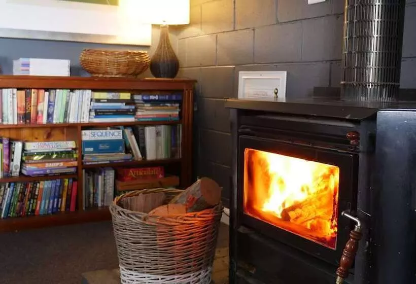 Hotelli Troldhaugen Lodge   Adults Only