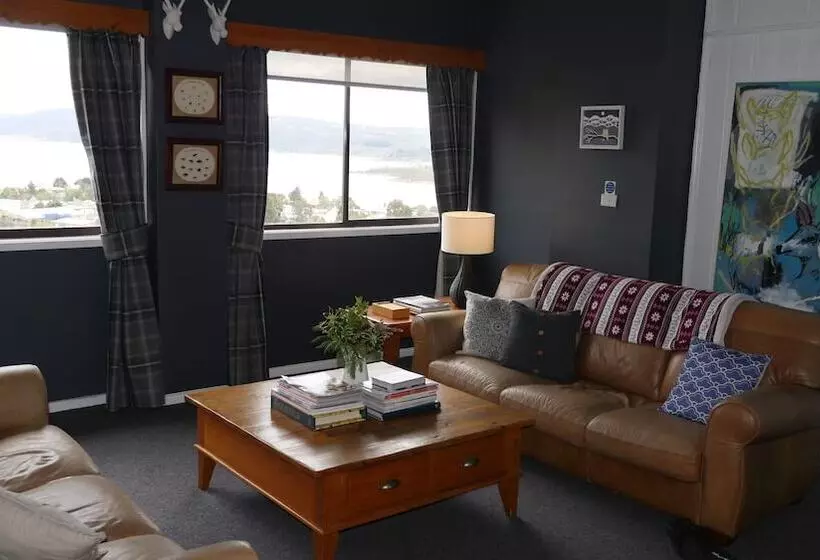 Hotelli Troldhaugen Lodge   Adults Only