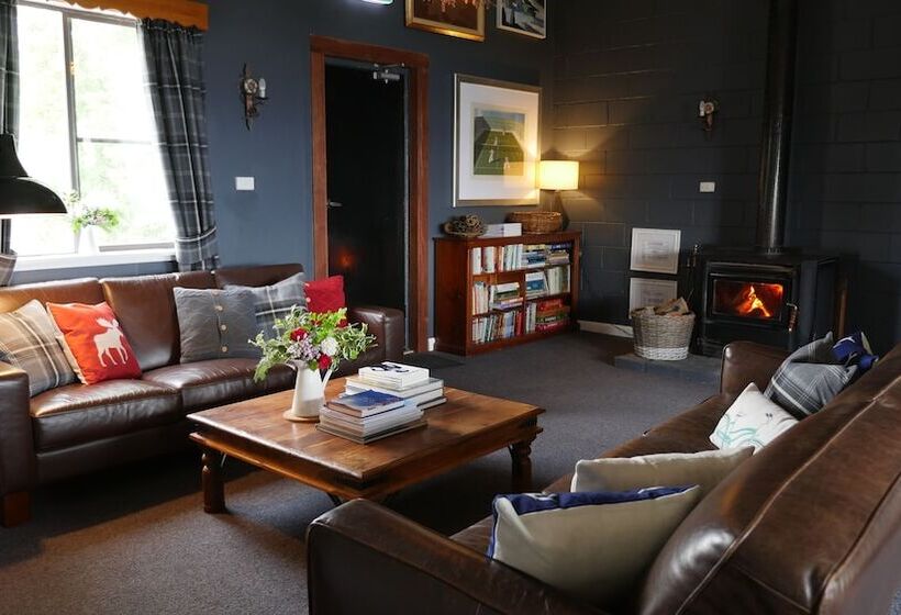 בית מלון כפרי Troldhaugen Lodge Adults Only