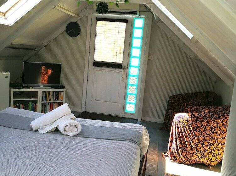 膳宿费 Vineyard Hill