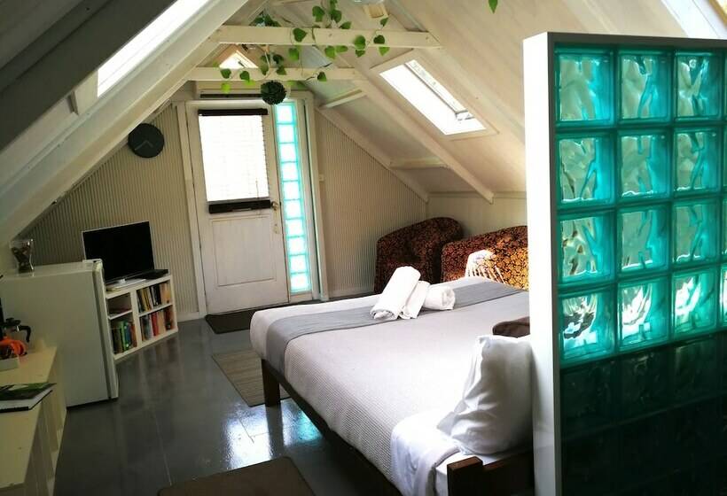 膳宿费 Vineyard Hill