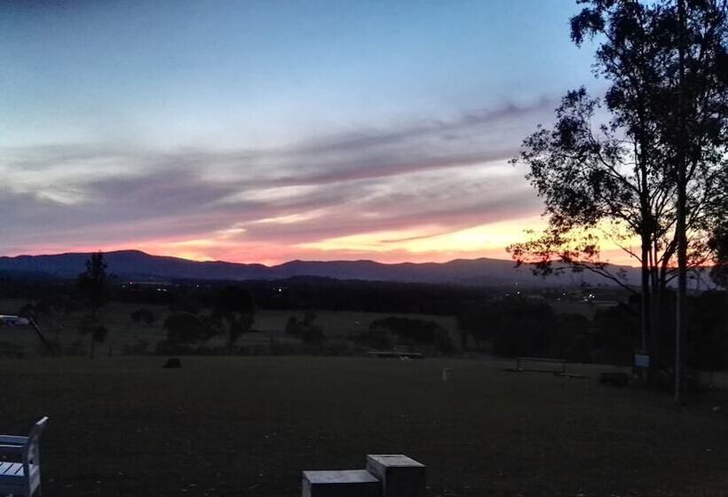 膳宿费 Vineyard Hill