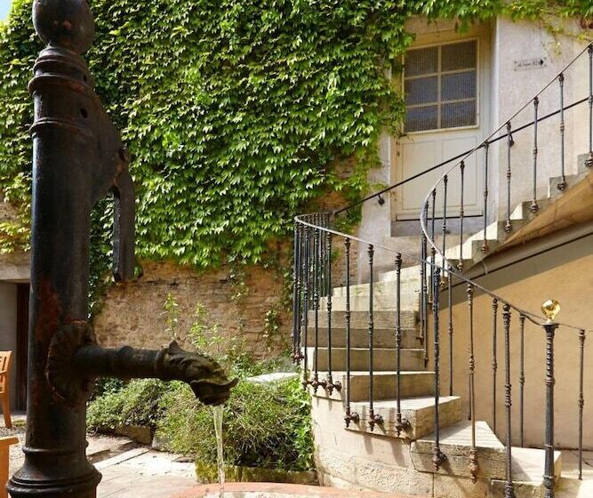 Отель La Cour De La Paix