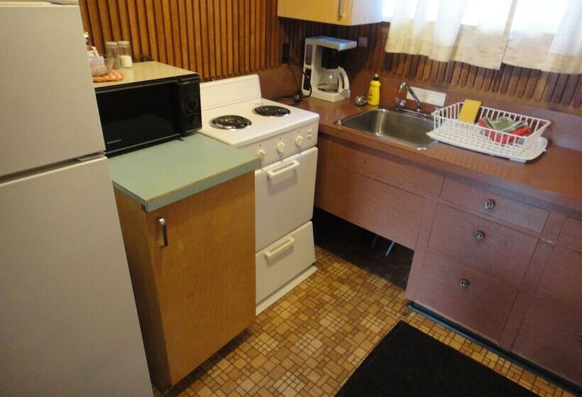 Airport Inn Motel & Rv Park