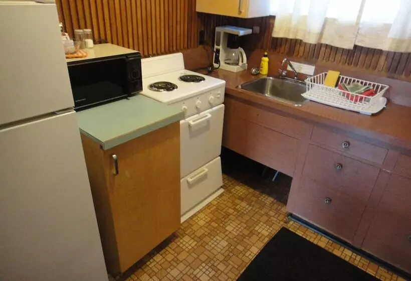 Airport Inn Motel & Rv Park