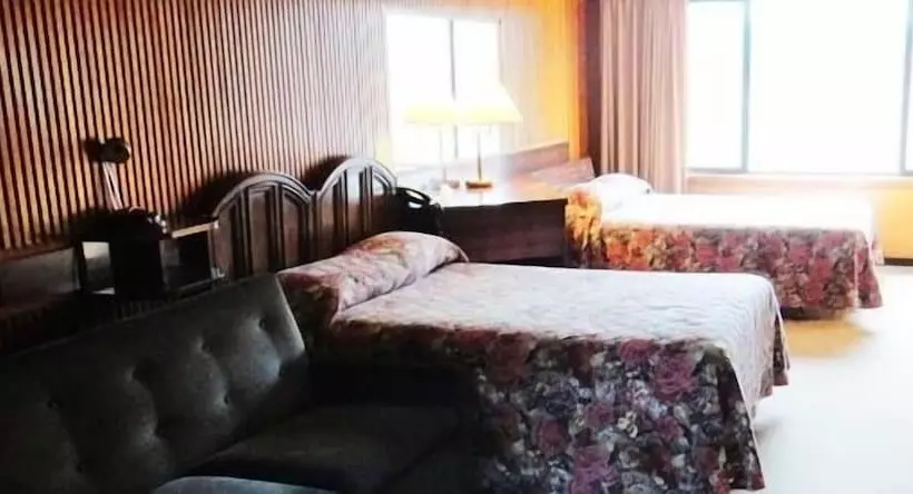 Airport Inn Motel & Rv Park