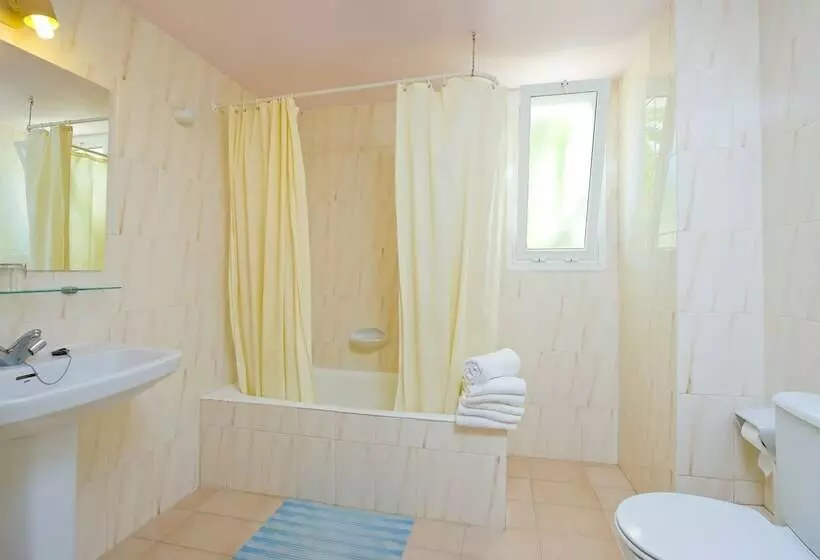 Apartamentos Cala Llonga Playa Ibiza