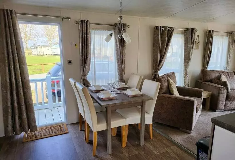 Hotelli 2br Sleeps6 Fireplace Parking Patio Seaside