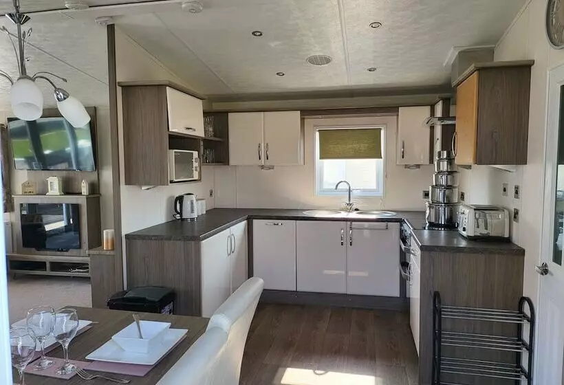 Hotelli 2br Sleeps6 Fireplace Parking Patio Seaside