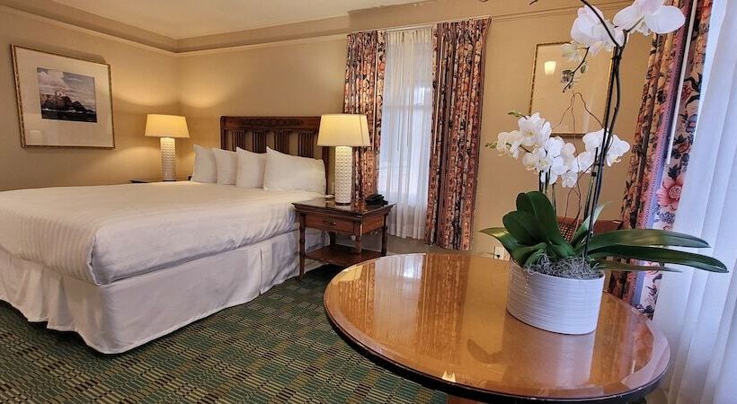 مُتل Butterfly Grove Inn