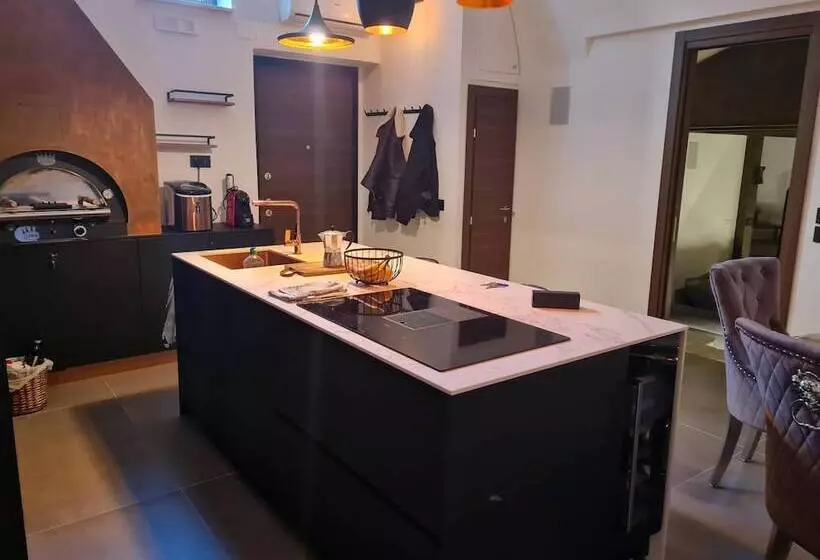 1 Bed Cottage With Indoor Hot Tub And Sauna