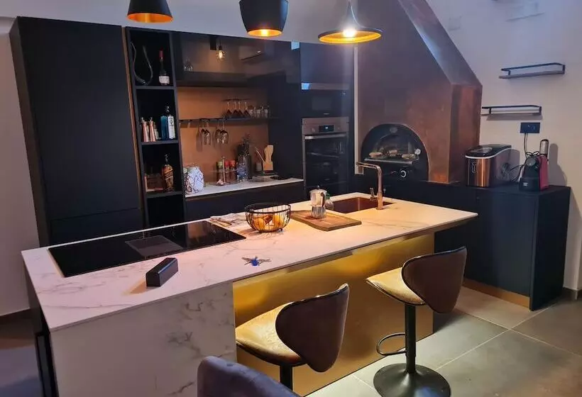 1 Bed Cottage With Indoor Hot Tub And Sauna