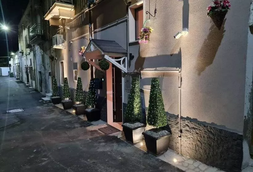 1 Bed Cottage With Indoor Hot Tub And Sauna