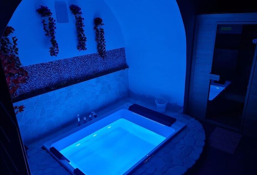 1 Bed Cottage With Indoor Hot Tub And Sauna