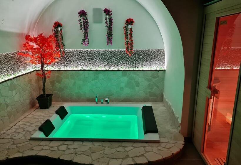 1 Bed Cottage With Indoor Hot Tub And Sauna