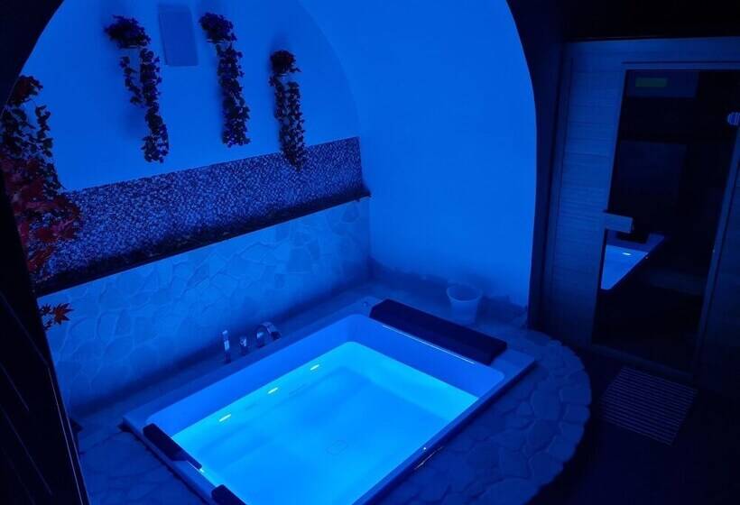 1 Bed Cottage With Indoor Hot Tub And Sauna